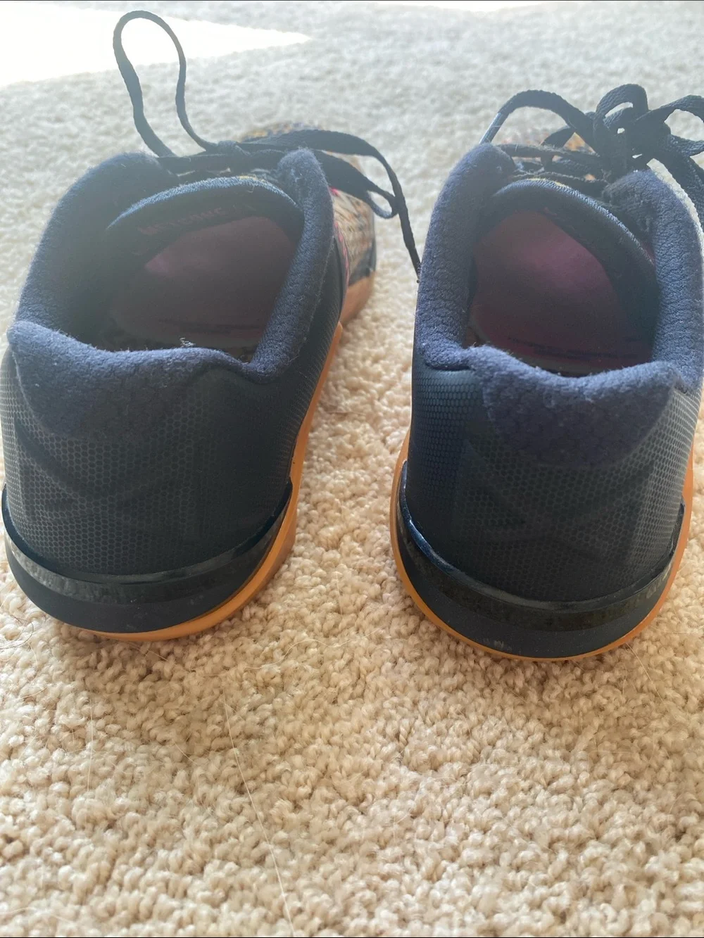 Nike Women’s Metcon Size8 Leopard-Print Sneakers with Black Trim and Gold - Picture 4 of 7
